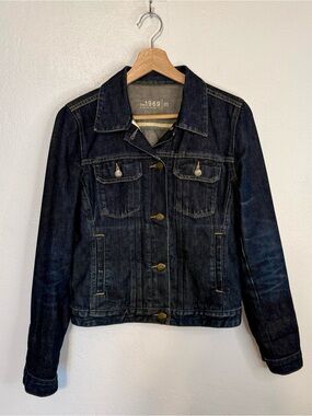 Gap 1969 Dark Wash Classic Denim Jean Jacket Distressed Size Medium 100% Cotton
